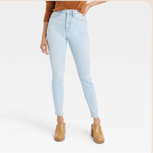 Universal Thread Women's High-Rise Skinny Jeans  Light Blue 8R - Picture 1 of 9